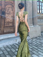 Tyylikkät naiset Green Satin Backless Mixi Dress Palace Lyhythihainen pitsi V-kaula-aukko Vintage Bodycon Iltapuku