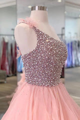Vaaleanpunainen prom -mekko linja yksi olkapää pitkä juhla -iltapuku helmillä röyhelöillä
