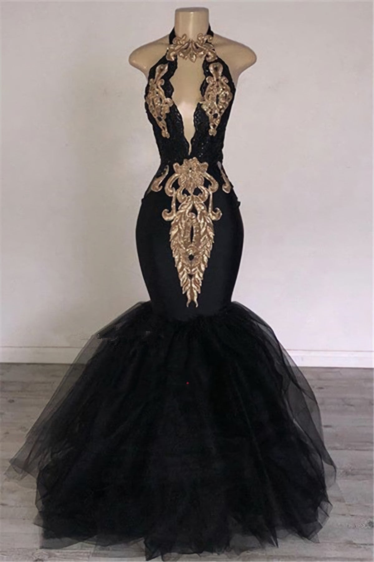 Prom Dresses For Teens Long, 2024 Sexy Prom Dresses, Black Mermaid Tulle With Gold Appliques V Neck Backless