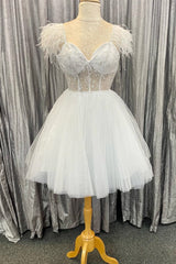 Homecoming Dresses Short, White Sweetheart Feathers Appliques Tulle Homecoming Dress