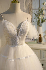 Bridesmaid Dresses Sleeveless, Champagne V Neck Spaghetti Straps Tulle Princess Homecoming Dresses