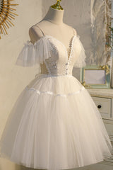 Bridesmaid Dress Uk, Champagne V Neck Spaghetti Straps Tulle Princess Homecoming Dresses