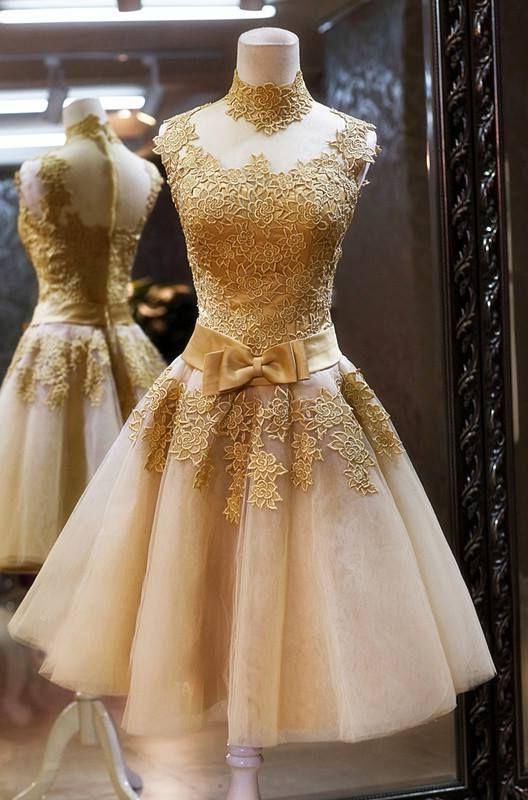 Bridesmaids Dresses Lavender, A-Line High Neck Knee-Length Champagne Short Homecoming Dress 2024 with Appliques