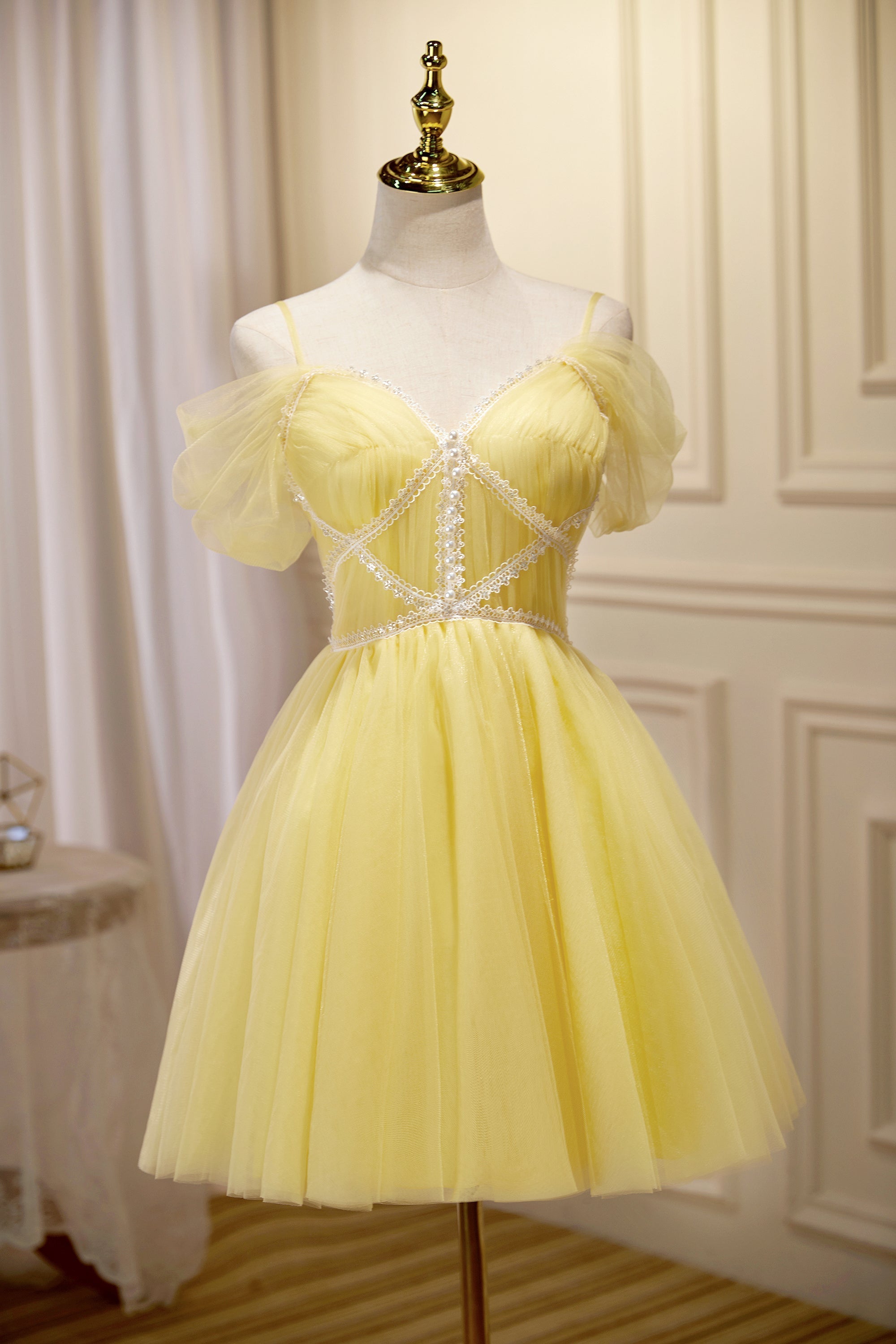 Bridesmaids Dresses Ideas, Cute Yellow Spaghetti Straps Off The Shoulder Tulle Short Homecoming Dresses