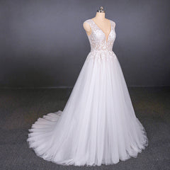 Weddings Dresses Simple, Flowy A-line Long V-neck Lace Tulle Beach Wedding Dresses Bridal Gowns