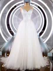 Wedding Dress Online, A-Line/Princess V-neck Court Train Tulle Wedding Dresses with Appliques Lace