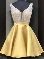Bridesmaid Dresses Shop, A-Line/Princess V-neck Short/Mini Satin Homecoming Dresses With Beading