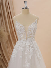 Wedding Dresses Vintage, A-line Tulle V-neck Appliques Lace Chapel Train Wedding Dress