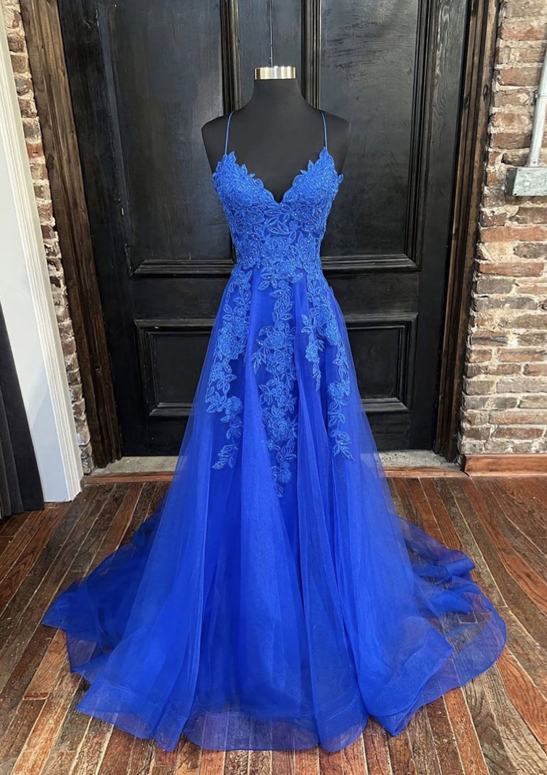 Prom Dress Chiffon, A-line V Neck Spaghetti Straps Sweep Train Tulle Prom Dress With Appliqued