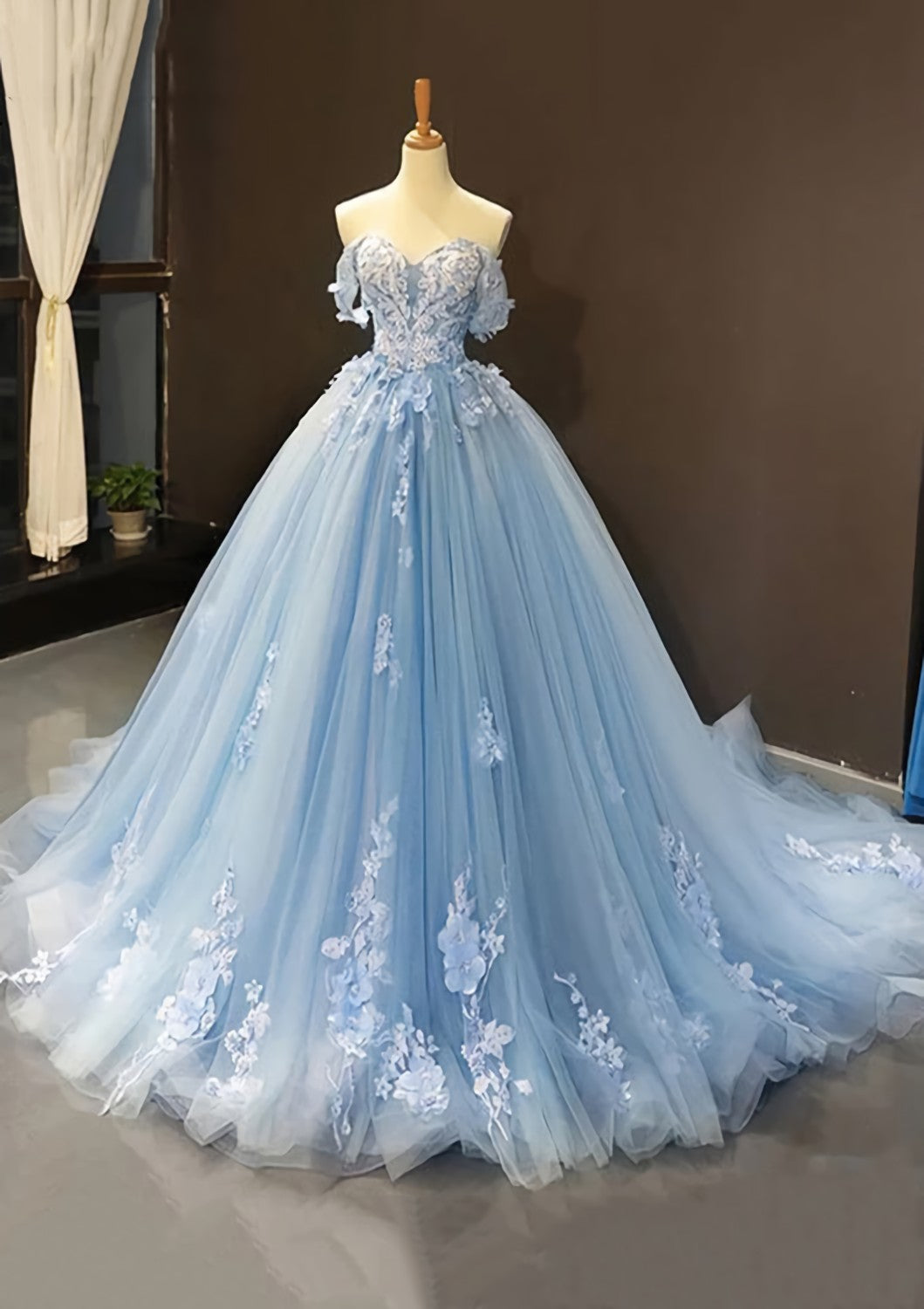 Prom Dresses For Adults, Ball Gown Off-the-Shoulder Sweep Train Tulle Prom Dress With Appliqued