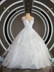 Wedding Dress Lace A Line, Ball-Gown V-neck Court Train Tulle Wedding Dresses with Appliques Lace