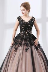 Evenning Dresses Long, Black Sweetheart Applique Lace See Through Prom Dresses