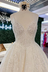 Wedding Dress Classic, Chic Long A-line V-neck Floral Lace Open Back Wedding Dresses