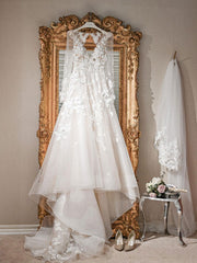 Wedding Dresses Bride, Elegant Beach Lace Wedding Dresses,White Long Sleeve Women Garden Bridal Gown