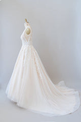 Wedding Dresses For Maids, Elegant Long A-line V-neck Appliques Lace Tulle Backless Wedding Dress