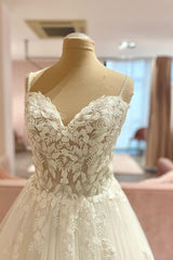 Wedding Dress Strapless, Long A-Line Spaghetti Straps Sweetheart Floral Lace Tulle Wedding Dress