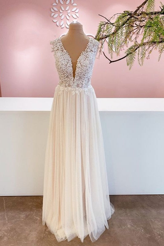 Wedding Dresses Vintage, Long A-Line Sweetheart Tulle Backless Wedding Dress With Floral Lace