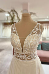 Wedding Dress With Straps, Long Sweetheart A-Line Tulle Appliques Lace Wedding Dress
