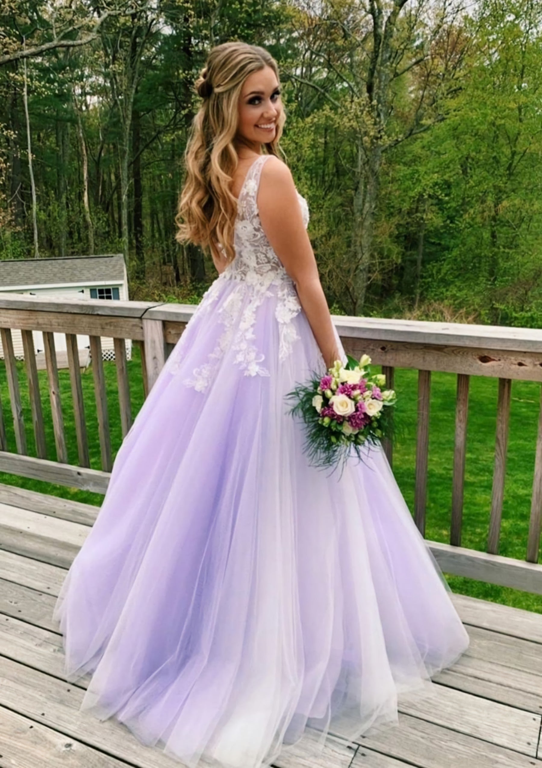 Long Sleeve Wedding Dress, Princess V Neck Sweep Train Tulle Prom Dress With Appliqued