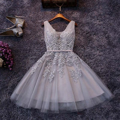 Prom Dress Princesses, Tulle A-line V-neck Knee-length Lace Short Prom Dresses,Homecoming Dress with Applique