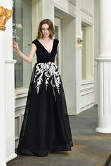 Dress, V Neck A-Line Tulle Floor Length Black Prom Dresses with Appliques